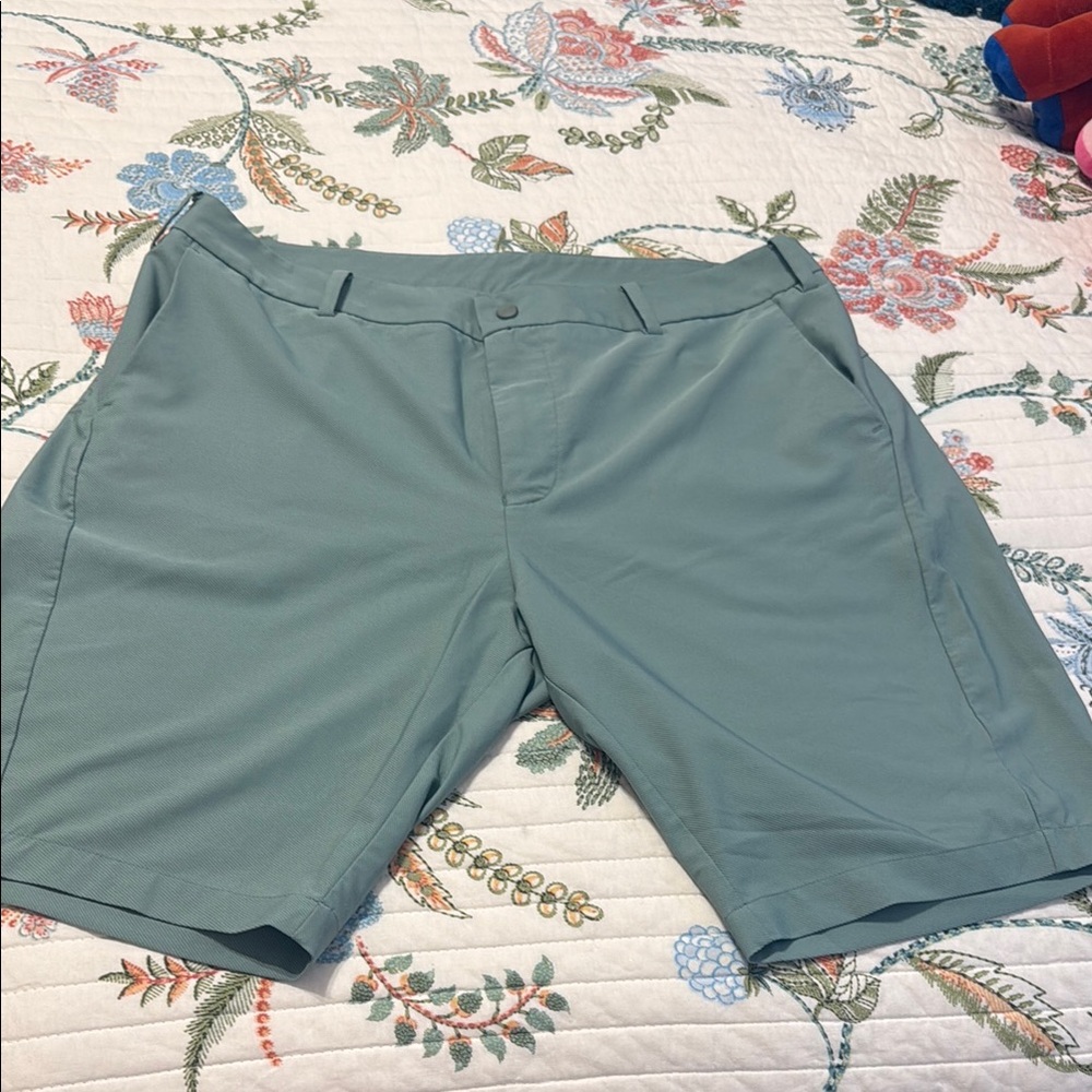 Men's Green Golf Shorts